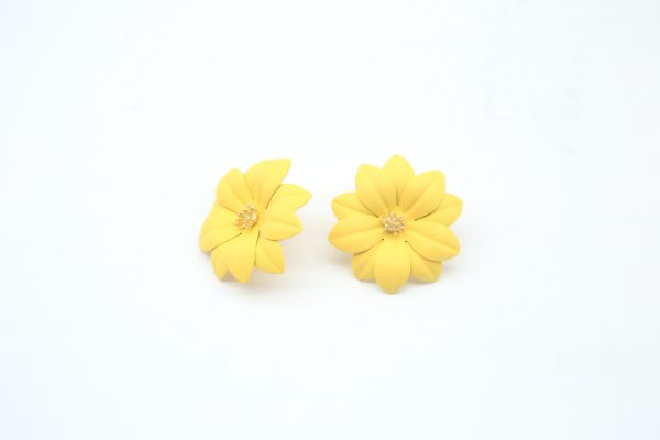 Petal Pop Studs ( Yellow)